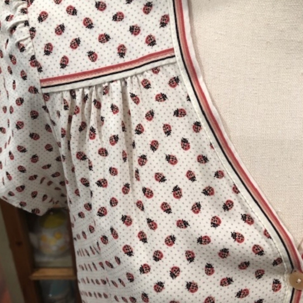 Max Studio Ladybug Top 🐞 - Picture 4 of 9